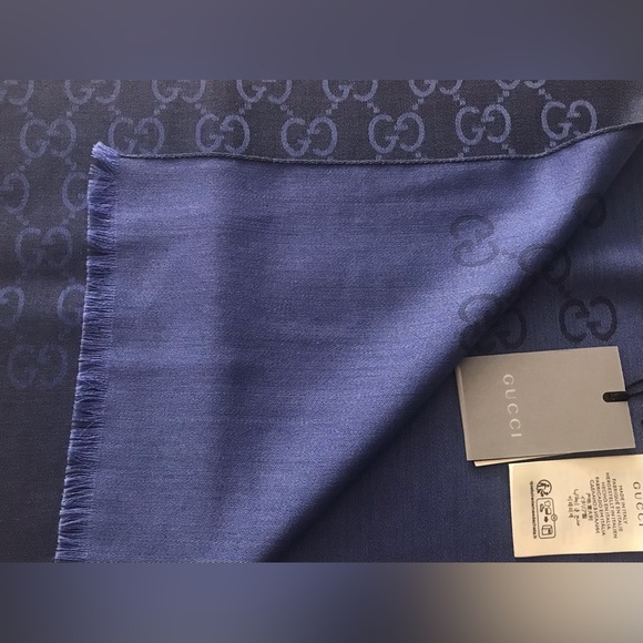 BNWT GUCCI SCARF - Picture 12 of 16